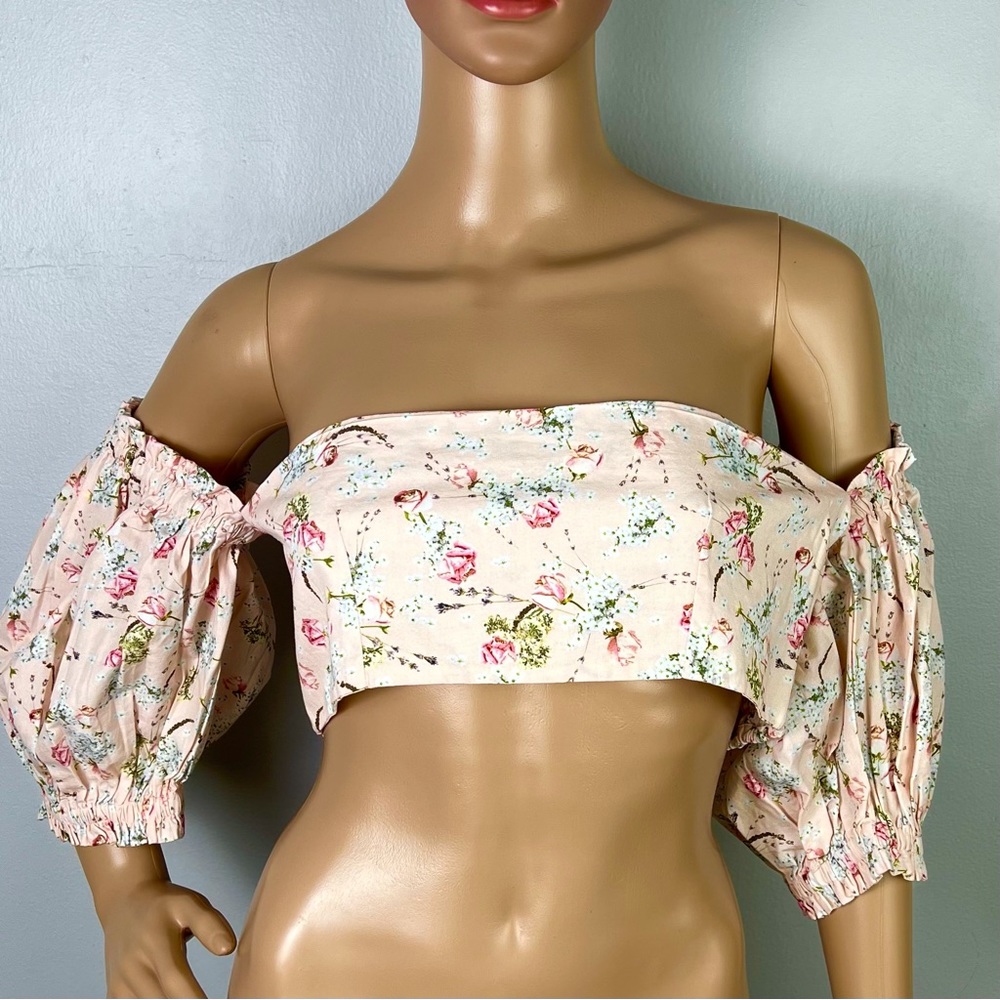 NEW WEWOREWHAT PINK FLORAL PRINT CROP TOP - Picture 4 of 10